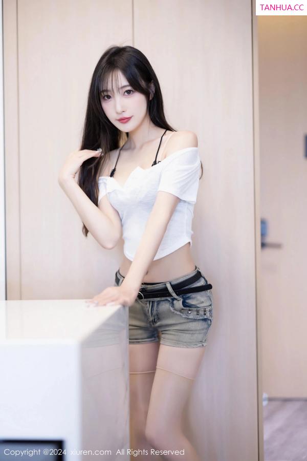 林星阑  [XiuRen]高清写真图 2024.05.08 No.8504 林星阑 停车场美腿第17张图片